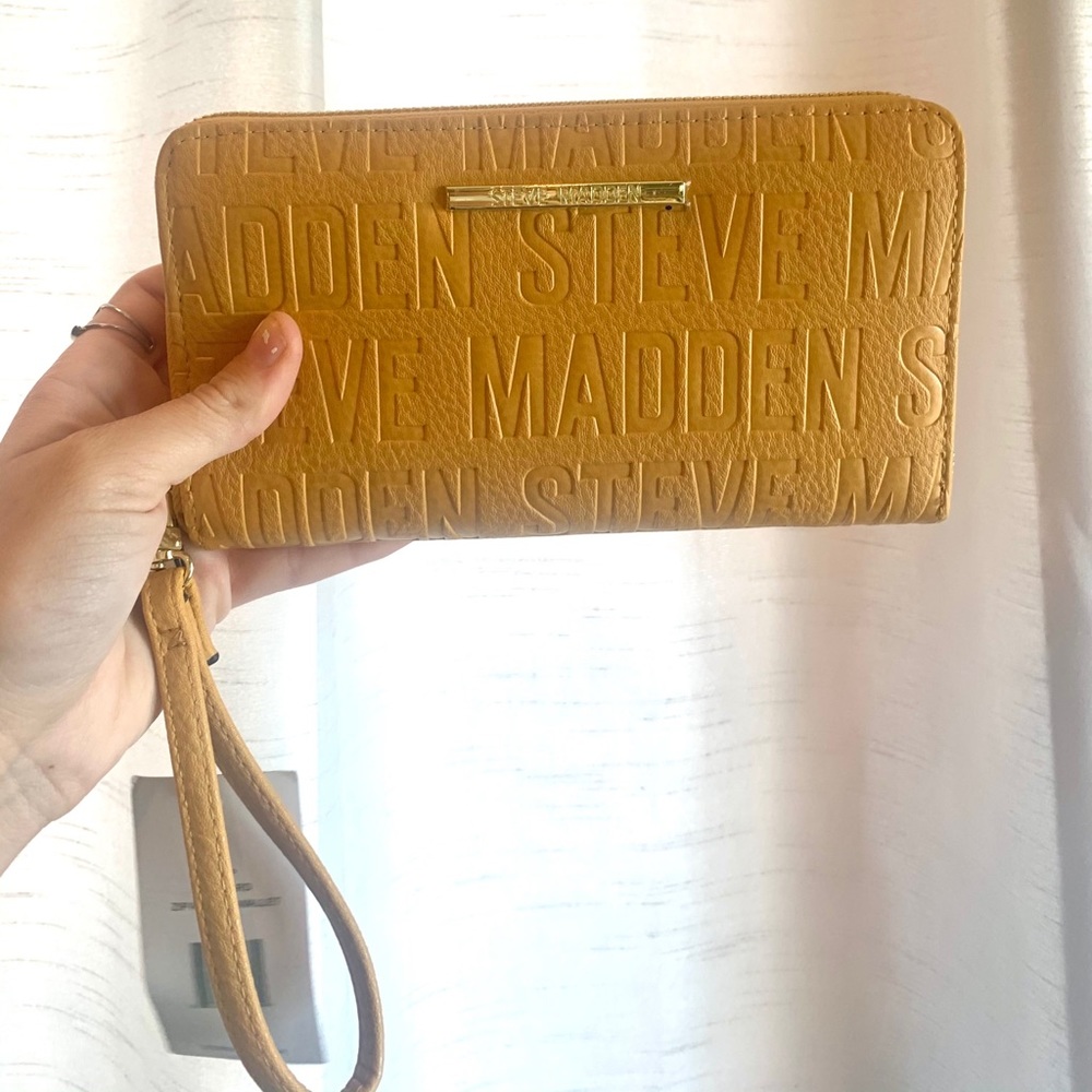 BRAND NEW W TAGS Steve Madden Wristlet Wallet